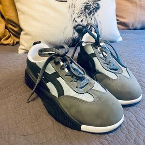 Women’s DE Florance Cloudea Sneakers